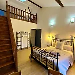 Hotes 3* Crézilles