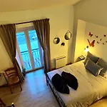 Hotes Vendégház Crézilles