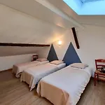 Hotes Vendégház Crézilles