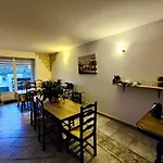 Hotes Crézilles