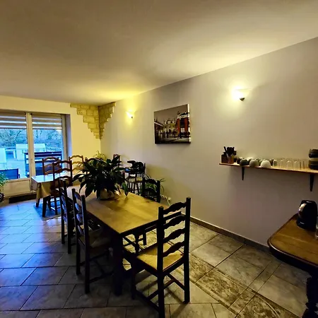 Hotes Crézilles